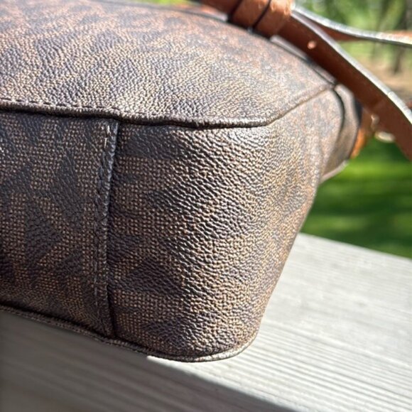 MICHAEL Micheal Kors Large Jet Set Travel Messenger/Crossbody - Picture 11 of 17